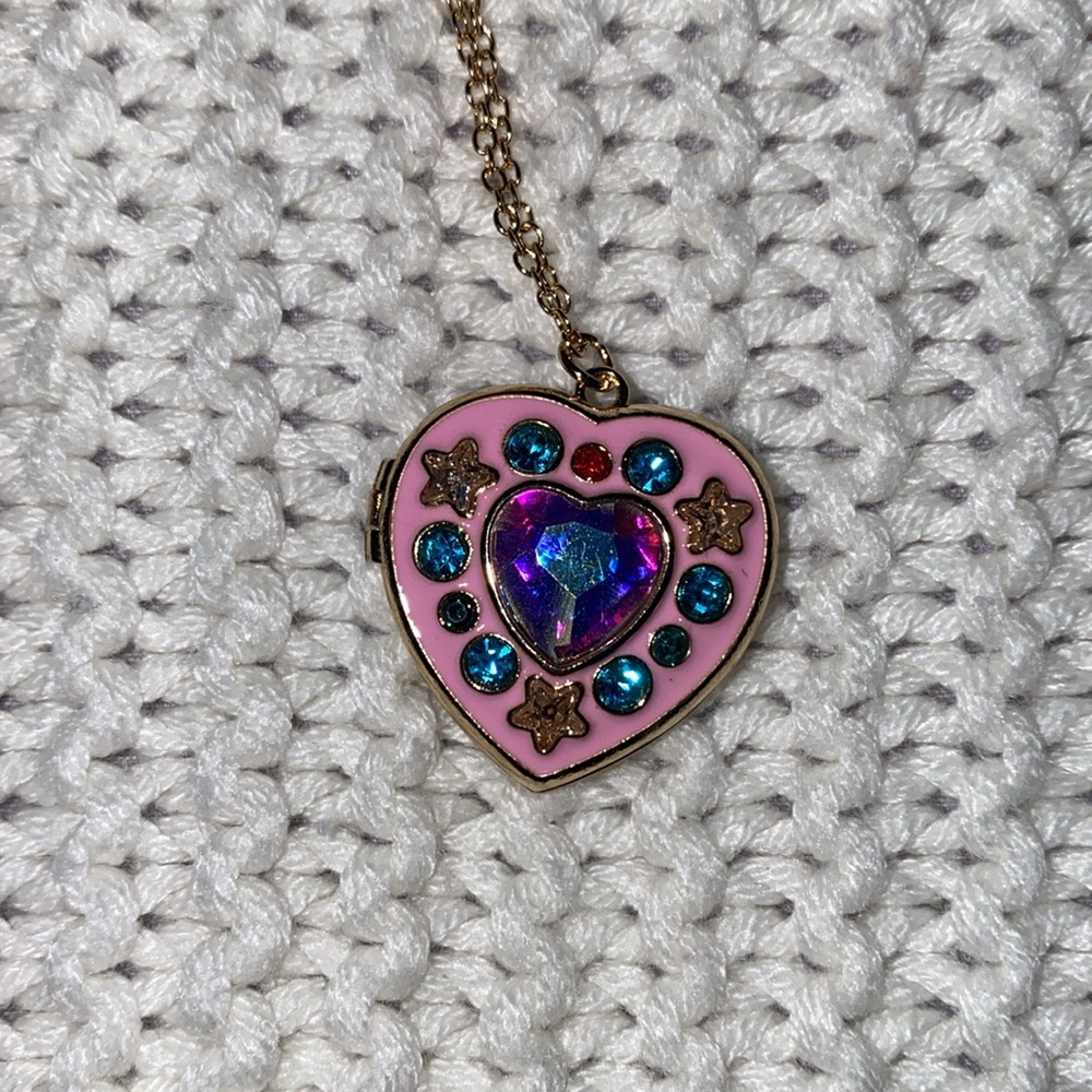 Heart Locket - Picture 2 of 3